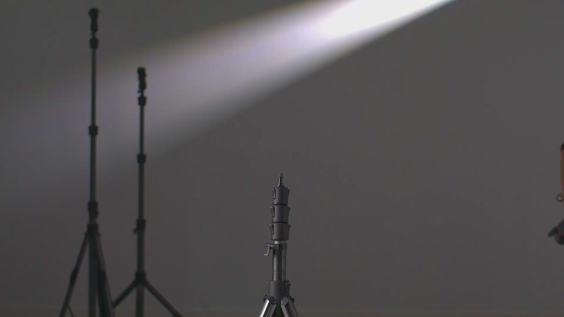 Load video: Quick-Extension Telescoping Sections